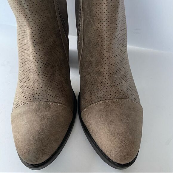 New Esprit Ankle Boots Bootie Heeled Faux Suede Leather Women Size 10 Taupe - Picture 5 of 11